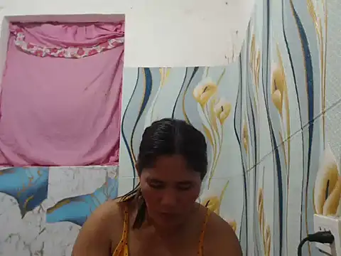 Snapshot of Juicy_69xx chatting on July 13, 11:57 am Juicy 69xx online show from July 13, 11:57 am