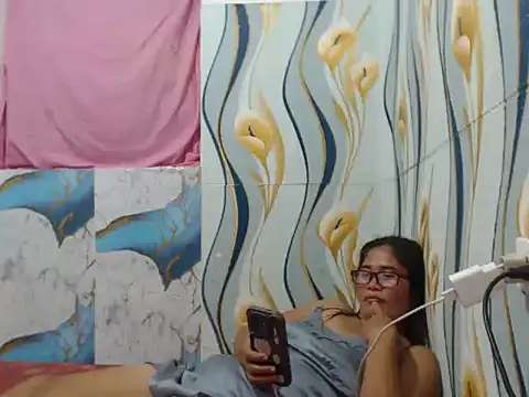 Snapshot of Juicy_69xx chatting on July 17, 9:30 pm Juicy 69xx online show from July 17, 9:30 pm