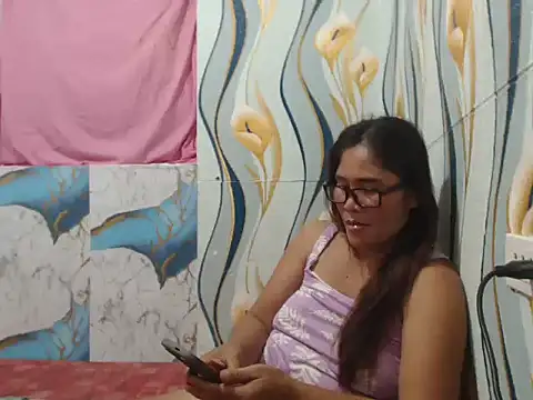 Snapshot of Juicy_69xx chatting on July 24, 11:30 am Juicy 69xx online show from July 24, 11:30 am