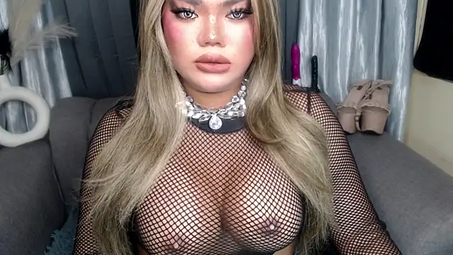 10inchs Maxie online show from November 21, 6:45 am