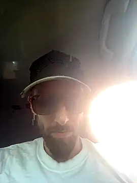 Snapshot of thejohnryancollection chatting on September 29, 10:25 pm thejohnryancollection online show from September 29, 10:25 pm