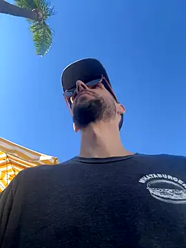 Snapshot of thejohnryancollection chatting on October 19, 9:37 pm thejohnryancollection online show from October 19, 9:37 pm