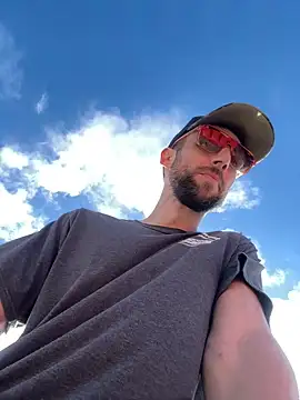 Snapshot of thejohnryancollection chatting on October 22, 10:42 pm thejohnryancollection online show from October 22, 10:42 pm