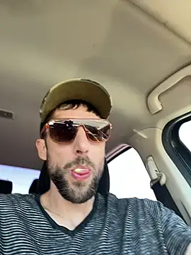 Snapshot of thejohnryancollection chatting on November 3, 6:09 pm thejohnryancollection online show from November 3, 6:09 pm