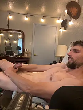 Snapshot of thejohnryancollection chatting on December 2, 9:32 pm thejohnryancollection online show from December 2, 9:32 pm