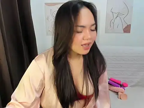 Snapshot of expnsivecandy chatting on November 4, 3:22 pm expnsivecandy online show from November 4, 3:22 pm