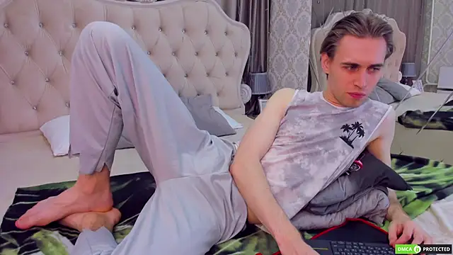 WilliamDyson online show from September 12, 3:06 am