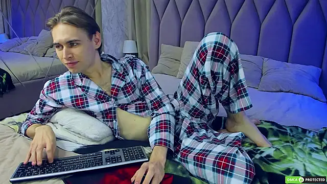 WilliamDyson online show from September 18, 3:08 am