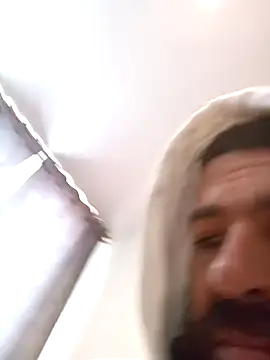 Snapshot of Fernandar2025 chatting on December 14, 3:28 pm Fernandar2025 online show from December 14, 3:28 pm