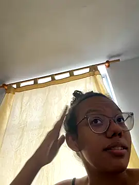 Snapshot of Valen1800 chatting on November 30, 4:11 pm Valen1800 online show from November 30, 4:11 pm