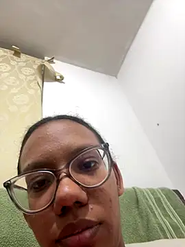 Valen1800 online show from December 19, 2:07 am