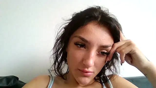 Snapshot of naughtybella05 chatting on October 22, 10:26 am naughtybella05 online show from October 22, 10:26 am