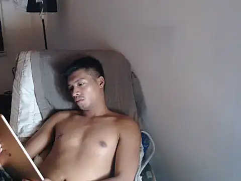 Snapshot of Asian_gregor chatting on June 10, 1:50 am Asian gregor online show from June 10, 1:50 am