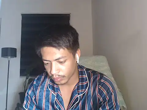 Snapshot of Asian_gregor chatting on July 5, 7:21 pm Asian gregor online show from July 5, 7:21 pm