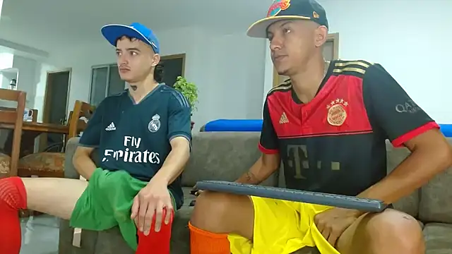 skinny23cm online show from February 13, 9:30 am