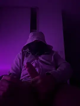 Snapshot of julien_34 chatting on March 22, 9:07 pm julien 34 online show from March 22, 9:07 pm