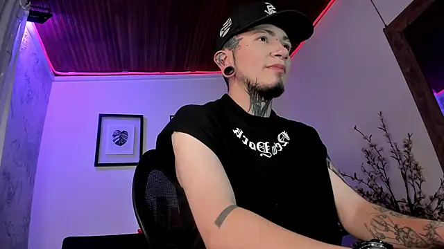 tyler jones  online show from October 1, 4:07 am