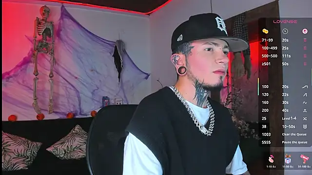 tyler jones  online show from October 28, 4:38 am