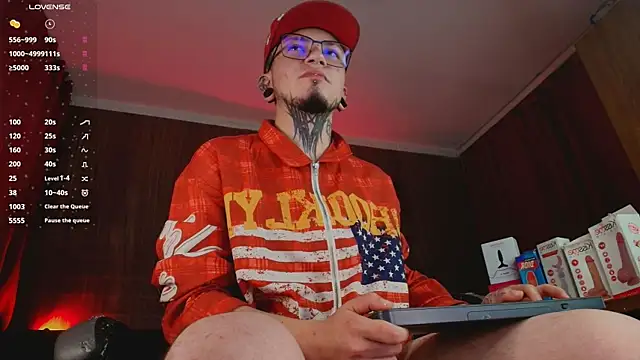 tyler jones  online show from July 12, 6:15 am