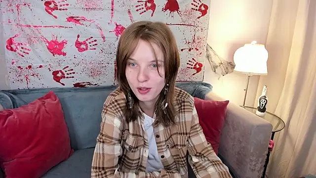 Snapshot of Madelaineses chatting on October 28, 8:51 am Madelaineses online show from October 28, 8:51 am