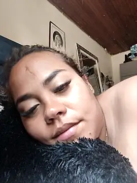 EmilyDuran  online show from September 15, 6:52 pm