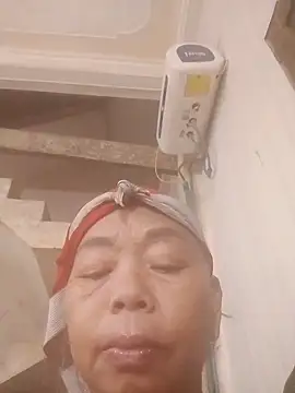 Snapshot of VangLe73 chatting on September 13, 12:16 pm VangLe73 online show from September 13, 12:16 pm