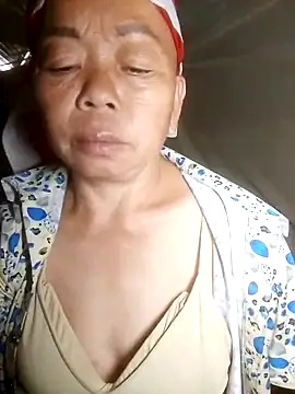 Snapshot of VangLe73 chatting on September 23, 6:38 am VangLe73 online show from September 23, 6:38 am