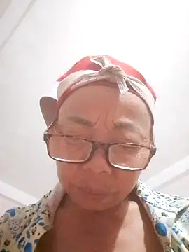 Snapshot of VangLe73 chatting on September 27, 1:05 pm VangLe73 online show from September 27, 1:05 pm