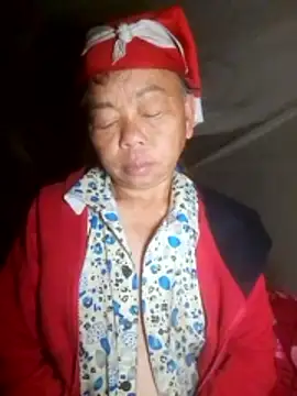 Snapshot of VangLe73 chatting on October 19, 8:53 pm VangLe73 online show from October 19, 8:53 pm