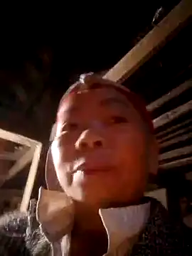 Snapshot of VangLe73 chatting on October 22, 11:26 pm VangLe73 online show from October 22, 11:26 pm