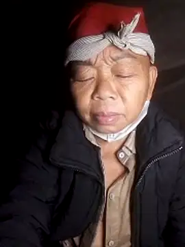 Snapshot of VangLe73 chatting on November 2, 1:13 pm VangLe73 online show from November 2, 1:13 pm