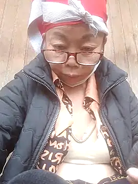 Snapshot of VangLe73 chatting on November 13, 3:49 am VangLe73 online show from November 13, 3:49 am