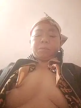 Snapshot of VangLe73 chatting on November 16, 4:56 pm VangLe73 online show from November 16, 4:56 pm