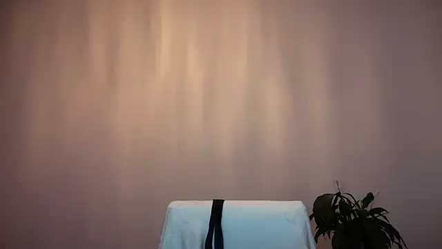 Reddgiirl online show from October 24, 5:20 pm