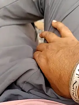 Snapshot of hard_boy9455 chatting on November 1, 4:47 am hard boy9455 online show from November 1, 4:47 am