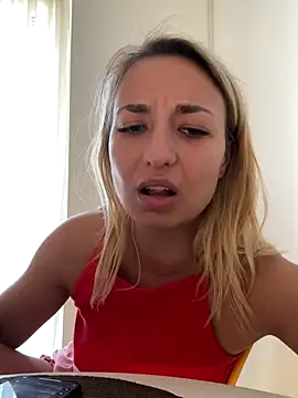 Snapshot of Celine_charme chatting on September 21, 3:02 pm Celine charme online show from September 21, 3:02 pm