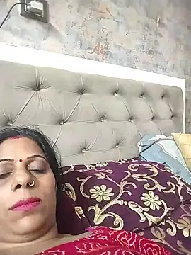 Snapshot of Soniya_Roy chatting on July 17, 10:00 am Soniya Roy online show from July 17, 10:00 am