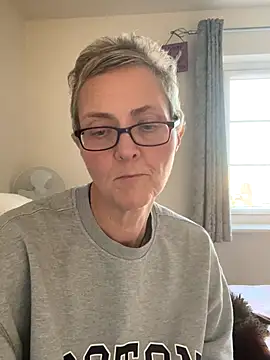 Curvy-Jinx online show from November 30, 1:59 pm