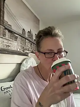 Curvy-Jinx online show from February 23, 8:22 am