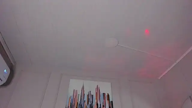Snapshot of mia_kisses2 chatting on July 17, 5:03 am mia kisses2 online show from July 17, 5:03 am