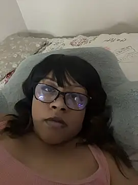 Snapshot of MsNevaeh chatting on December 22, 3:25 am MsNevaeh online show from December 22, 3:25 am