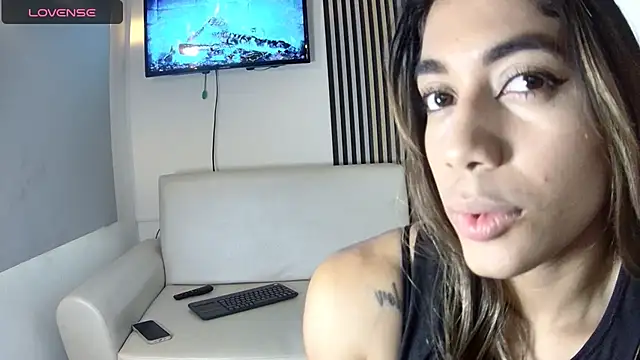 Snapshot of rachell_owen chatting on November 13, 9:14 pm rachell owen online show from November 13, 9:14 pm