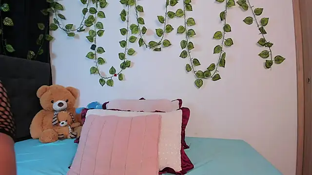 Delilah 85 online show from October 11, 11:14 pm