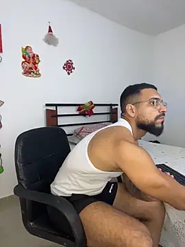 Snapshot of vincentjaxon chatting on December 3, 5:55 pm vincentjaxon online show from December 3, 5:55 pm