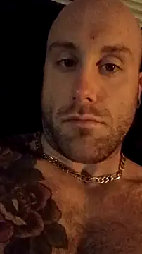 Snapshot of Luv2SuckBWC92 chatting on February 1, 9:30 am Luv2SuckBWC92 online show from February 1, 9:30 am