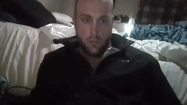 Snapshot of Luv2SuckBWC92 chatting on March 8, 9:35 am Luv2SuckBWC92 online show from March 8, 9:35 am