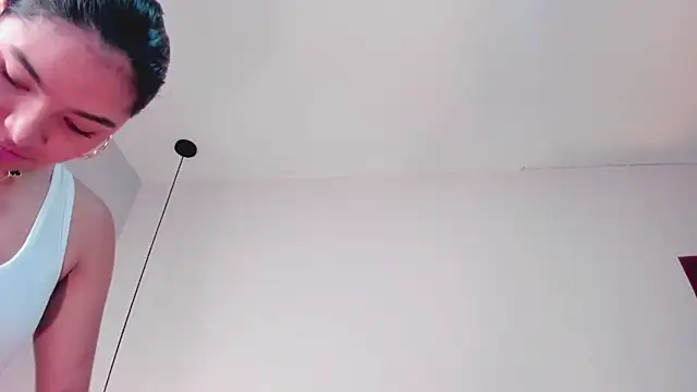 LunaAspen  online show from November 22, 5:45 pm