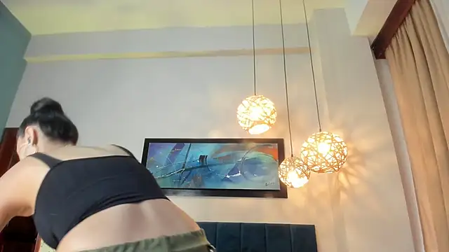 LunaAspen  online show from November 25, 6:08 pm