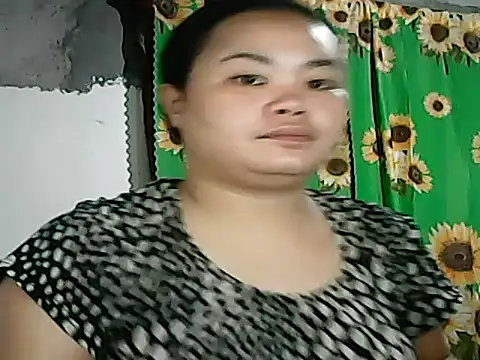 CreamyPussy4uxx online show from October 29, 8:10 pm