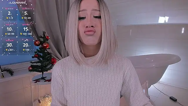 Snapshot of Necucub chatting on December 17, 2:39 am Necucub online show from December 17, 2:39 am